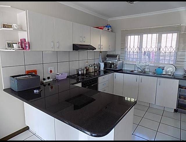 3 BEDROOM TOWNHOUSE RENTED IN PANORAMA PARK